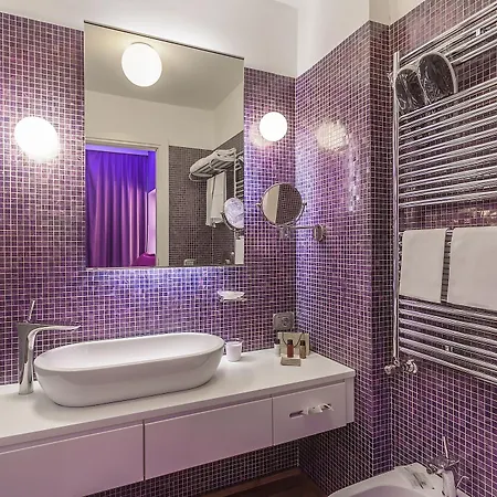 Jc Contemporary Hotel 4*