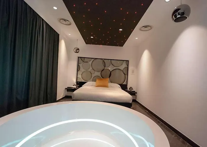 Hotell Jc Contemporary 4*