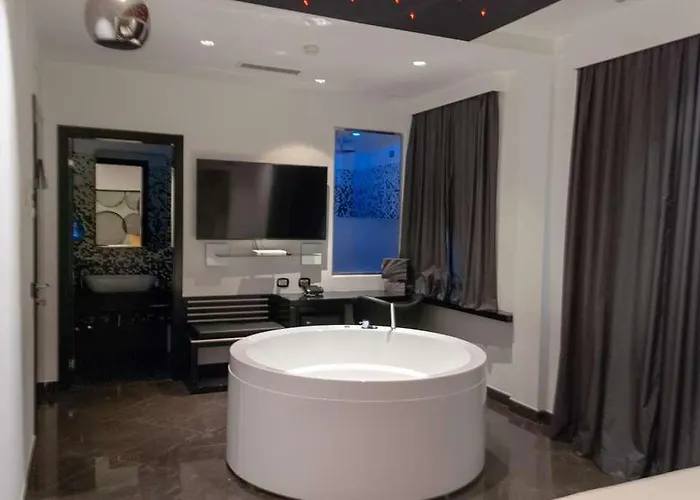 Jc Contemporary Rom
