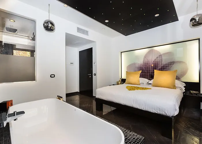 Jc Contemporary Hotell 4*