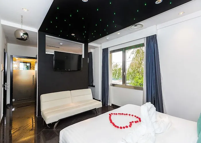 Jc Contemporary Hotell